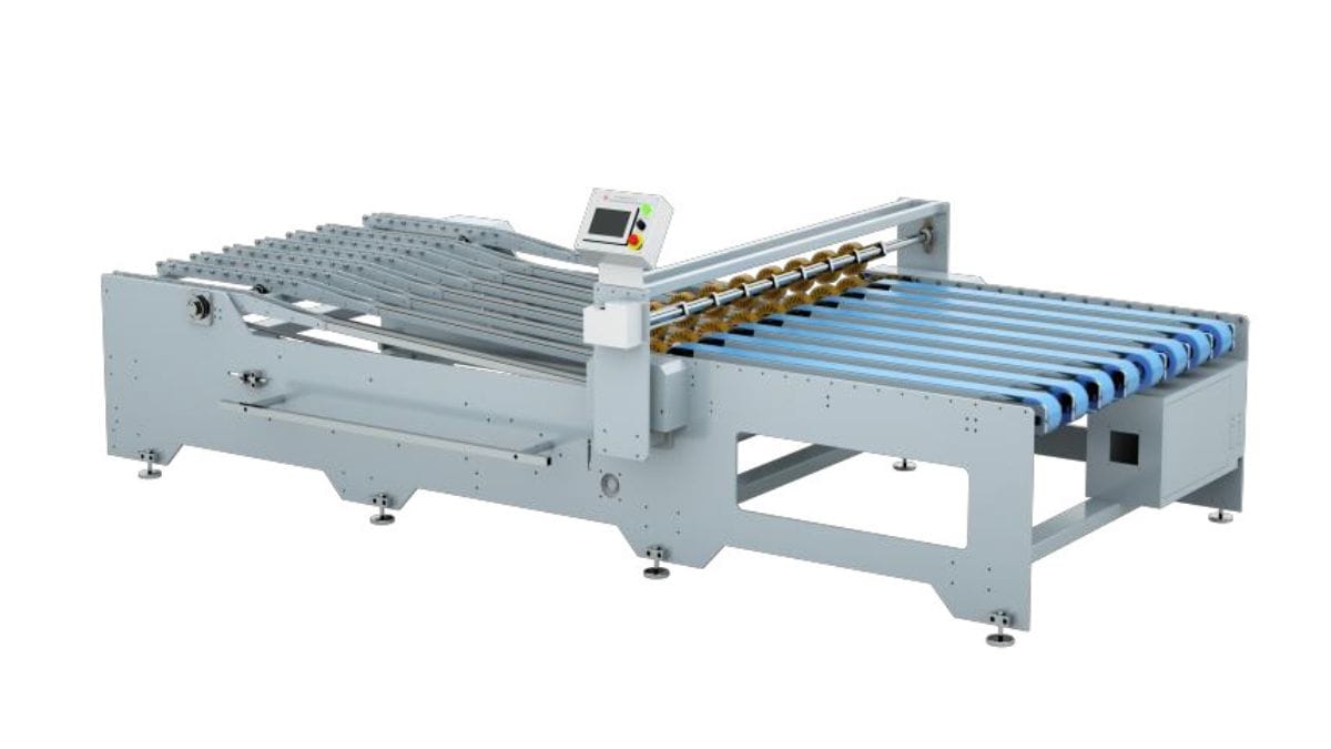 Folder gluer delivery section with automatic stacker